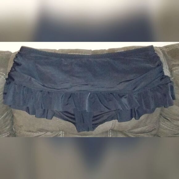 Ruffled Bathing suit skirt with ruching Plus sz 20 swim skirt. - Picture 1 of 3